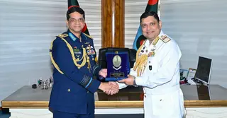 বিমান বাহিনী প্রধানের সঙ্গে নবনিযুক্ত নৌপ্রধানের সাক্ষাৎ